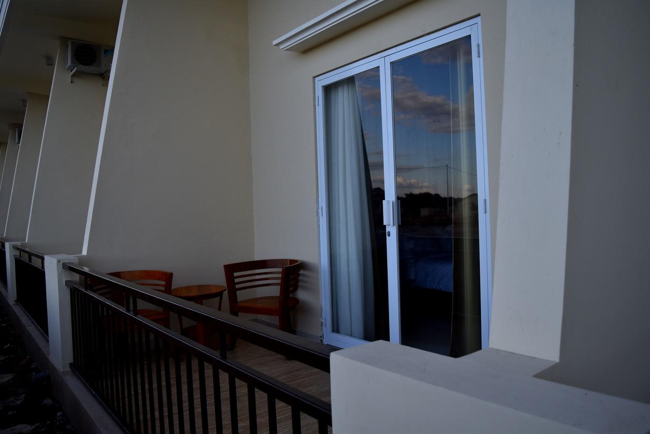 Padadita Beach Hotel Waingapu Zewnętrze zdjęcie