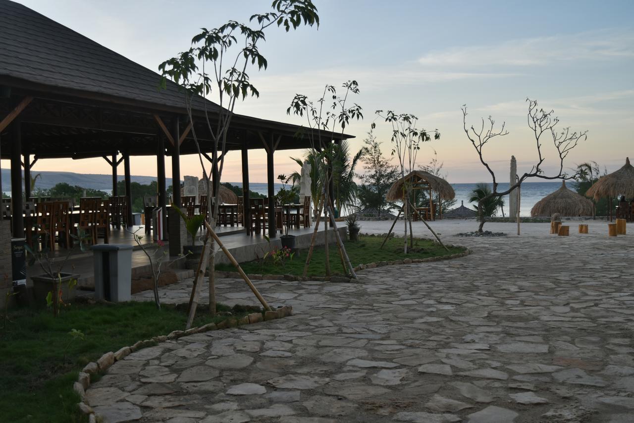 Padadita Beach Hotel Waingapu Zewnętrze zdjęcie