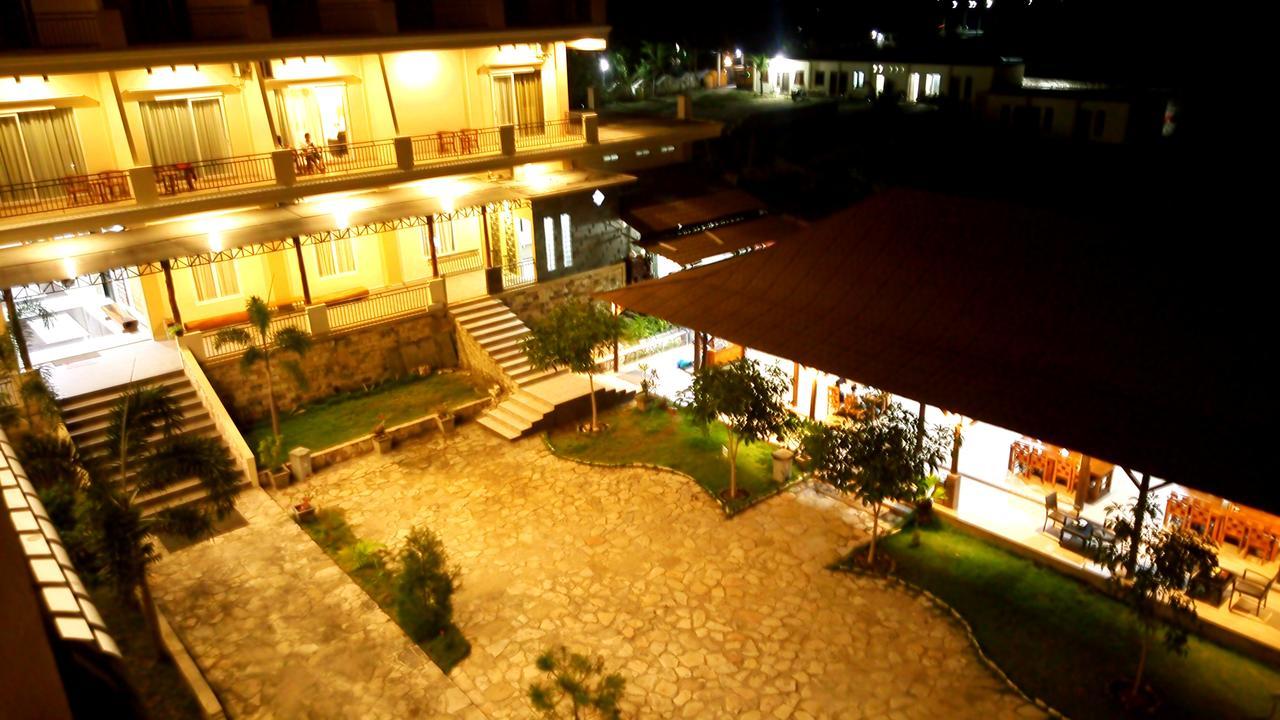 Padadita Beach Hotel Waingapu Zewnętrze zdjęcie